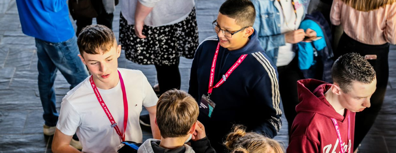 Aelodau Senedd Ieuenctid Cymru